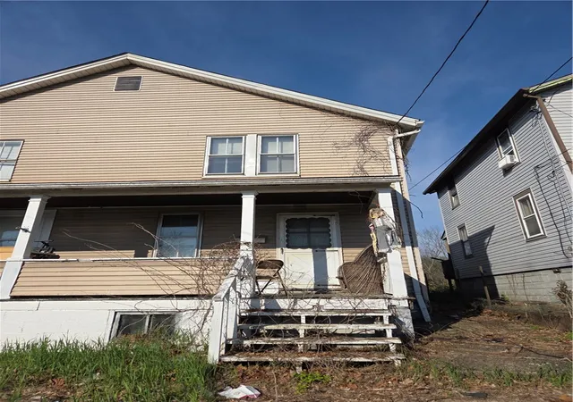 Photo 2 of Single family home for sale at 415 Sarah St, Aliquippa, PA 15001 | MLS# 1747942 | Listing updated on 2026-09-17