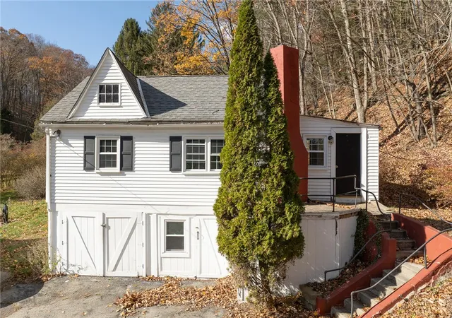 Photo 3 of Single family home for sale at 3043 State Route 711, Ligonier, PA 15658 | MLS# 1747004 | Listing updated on 2026-09-22