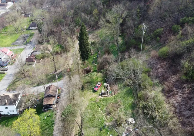 3rd image of 1801 13Th Ave, Beaver Falls, PA 15010 | MLS# 1747829
