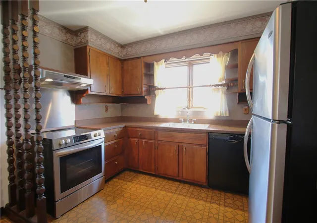 Photo 3 of Single family home for sale at 710 Walnut St, Monongahela, PA 15063 | MLS# 1747946 | Listing updated on 2026-07-12