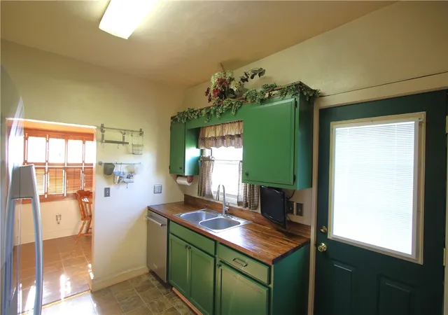 Photo 4 of Single family home for sale at 444 Olive Ave, Charleroi, PA 15022 | MLS# 1748007 | Listing updated on 2026-05-22