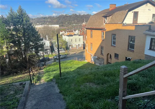 Homes for sale in Ambridge, PA | 153 Locust St, Ambridge, PA 15003 | MLS# 1748028