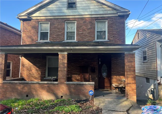 Homes for sale in Ambridge, PA | 153 Locust St, Ambridge, PA 15003 | MLS# 1748028