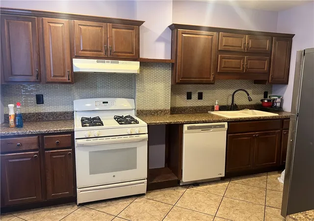 Homes for sale in Ambridge, PA | 153 Locust St, Ambridge, PA 15003 | MLS# 1748028