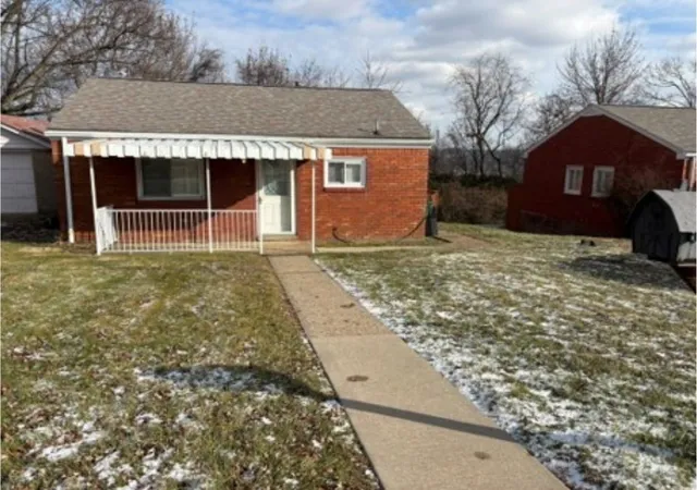 Homes for sale in Liberty Boro, PA | 106 Delrose Dr, Liberty Boro, PA 15133 | MLS# 1748036