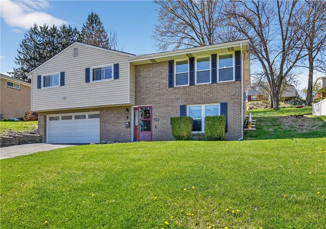 Photo 2 of Single family home for sale at 6038 Dalmation Dr, Bethel Park, PA 15102 | MLS# 1748062 | Listing updated on 2026-06-20