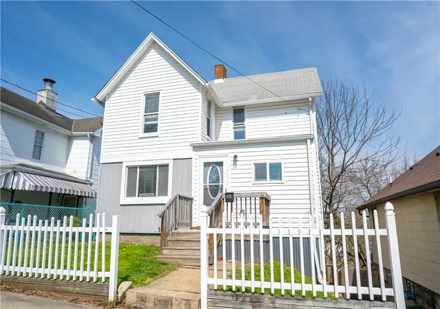 Photo 3 of Single family home for sale at 615 Broad St, Washington, PA 15301 | MLS# 1747904 | Listing updated on 2026-06-24