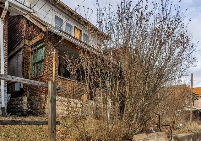 Photo 3 of Single family home for sale at 1615 Montier St, Wilkinsburg, PA 15221 | MLS# 1748226 | Listing updated on 2026-04-13