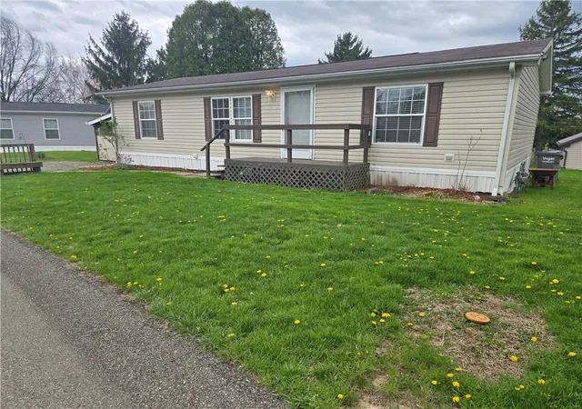 image of 703 Dauphin Dr, Cranberry Twp, PA 16066 | MLS# 1748267
