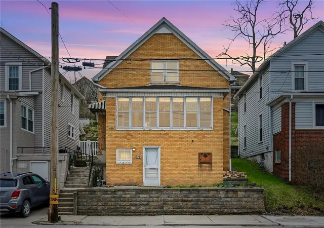 1st image of 323 Hillside Ave, Ellwood City, PA 16117 | MLS# 1748152