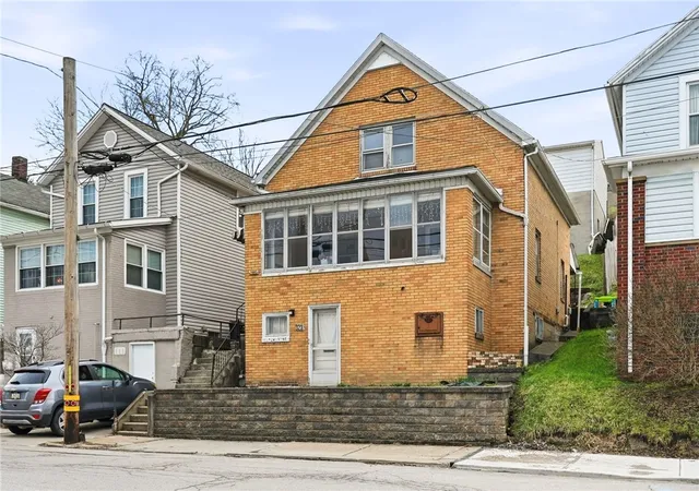 4th image of 323 Hillside Ave, Ellwood City, PA 16117 | MLS# 1748152