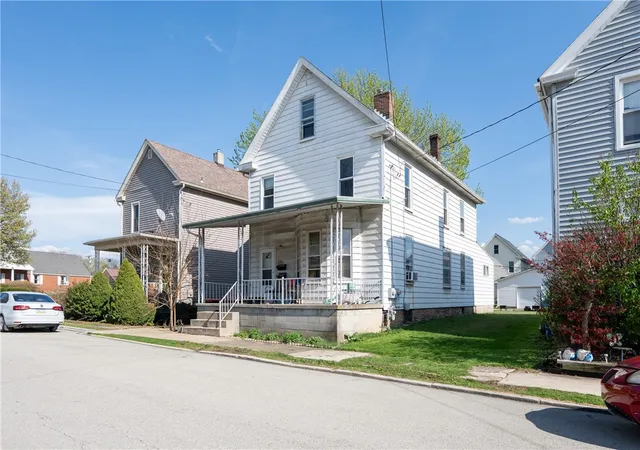 Homes for sale in Latrobe, PA | 331 Pine St, Latrobe, PA 15650 | MLS# 1748170