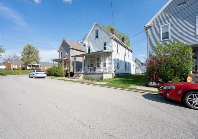 Homes for sale in Latrobe, PA | 331 Pine St, Latrobe, PA 15650 | MLS# 1748170