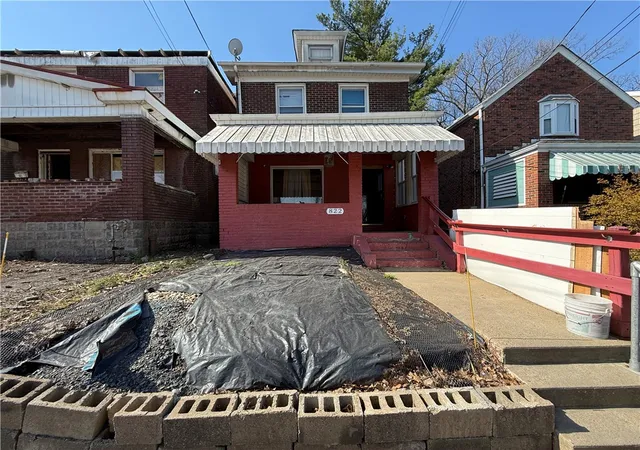 Photo 2 of Single family home for sale at 822 Shawnee St, E Pittsburgh, PA 15219 | MLS# 1748356 | Listing updated on 2026-07-24