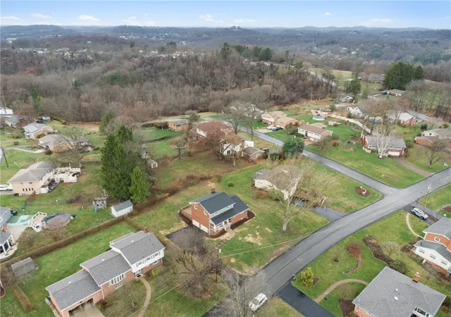 Homes for sale in Murrysville, PA | 3560 Meadow Gate Dr, Murrysville, PA 15668 | MLS# 1748447