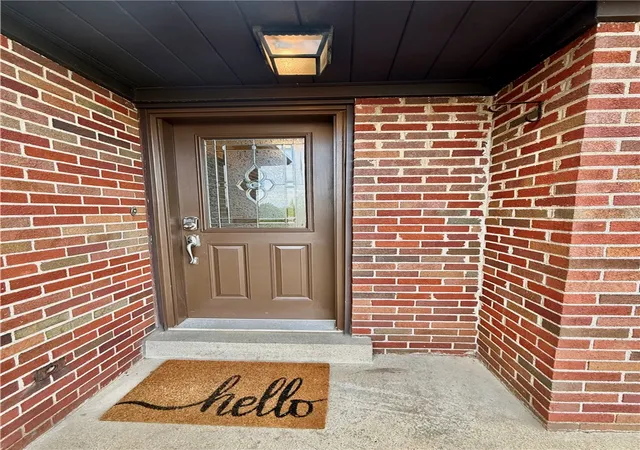 3rd image of 211 Lesnett Rd, Upper St Clair, PA 15241 | MLS# 1748144