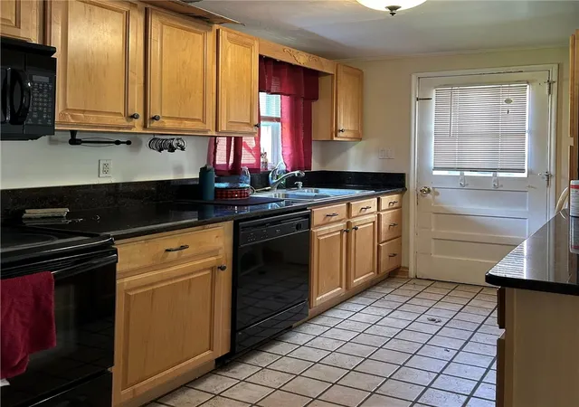 Homes for sale in Whitehall, PA | 5360 Spring Valley Dr, Whitehall, PA 15236 | MLS# 1748466