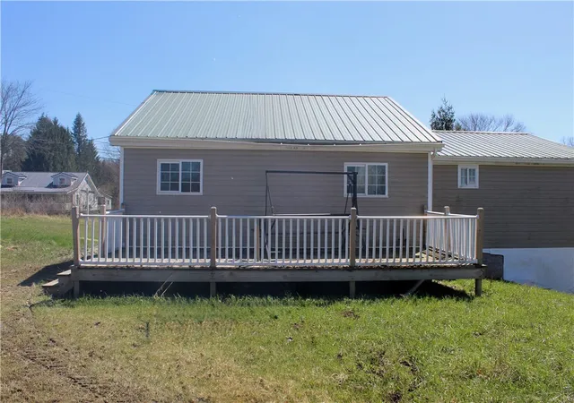 Homes for sale in Irwin Twp, PA | 2317 Clintonville Rd, Irwin Twp, PA 16038 | MLS# 1748457