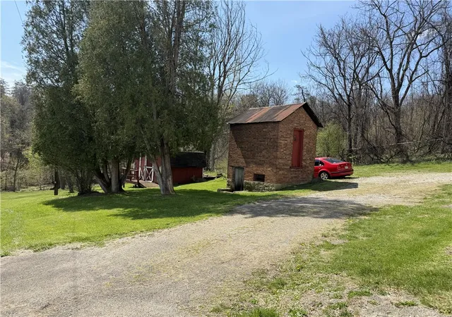 5th image of 298-306 Park Ave, N Franklin Twp, PA 15301 | MLS# 1748505