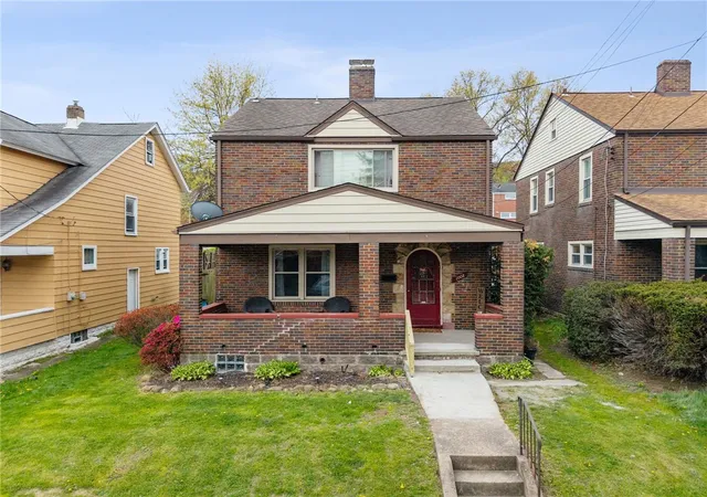 Homes for sale in Mckeesport, PA | 1008 Washington St, Mckeesport, PA 15132 | MLS# 1748501