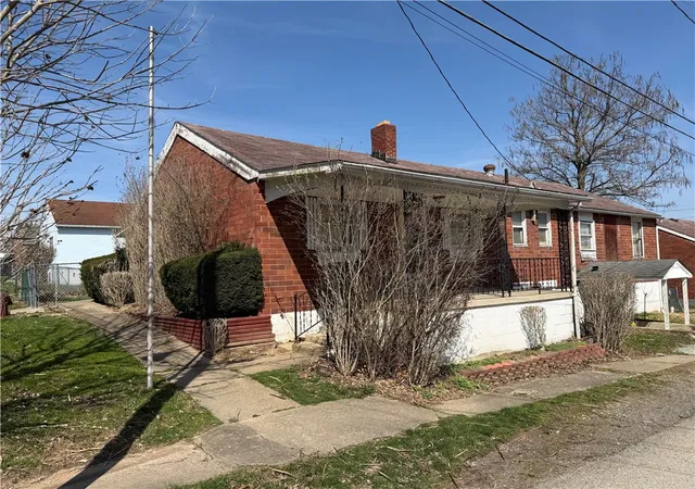 Homes for sale in Carmichaels/cumblnd, PA | 142 Cumberland Village, Carmichaels/cumblnd, PA 15320 | MLS# 1748368