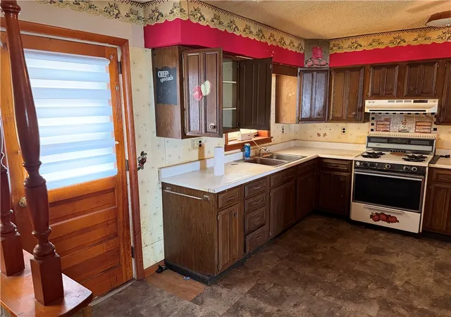 Homes for sale in Carmichaels/cumblnd, PA | 142 Cumberland Village, Carmichaels/cumblnd, PA 15320 | MLS# 1748368