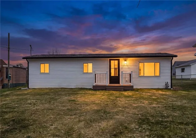Photo 1 of Single family home for sale at 265 Ewing St, Meadowlands, PA 15347 | MLS# 1748571 | Listing updated on 2026-07-07
