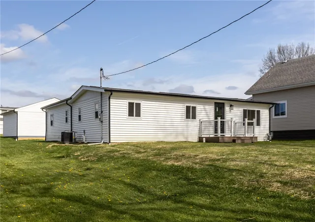 Photo 1 of Single family home for sale at 265 Ewing St, Meadowlands, PA 15347 | MLS# 1748571 | Listing updated on 2026-07-07