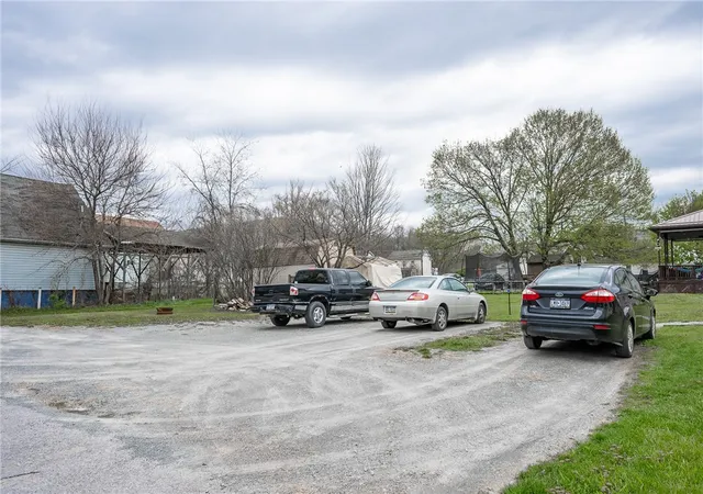 5th image of 185 Front St, Robinson, PA 15949 | MLS# 1748576