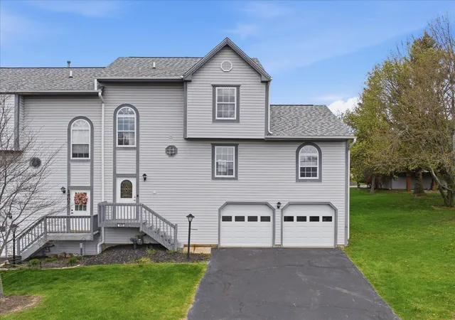 2nd image of 1409 Lexington Dr, Cecil, PA 15055 | MLS# 1748664