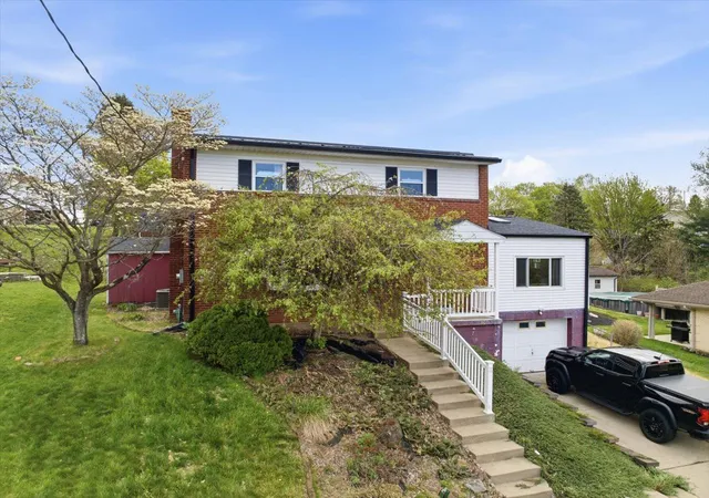2nd image of 13 Cabindale Dr, Kennedy Twp, PA 15136 | MLS# 1748685