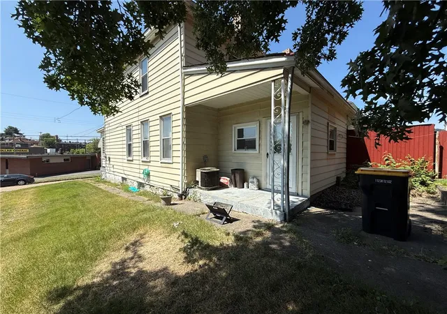 Photo 3 of Single family home for sale at 112 Greydon Ave, Mc Kees Rocks, PA 15136 | MLS# 1748730 | Listing updated on 2026-07-26