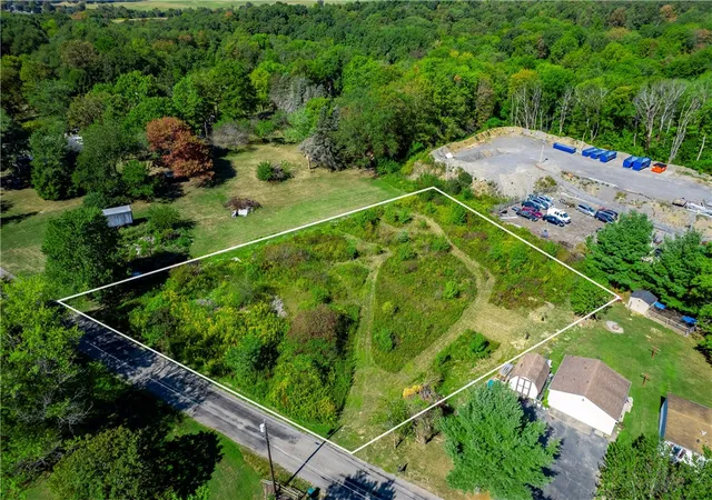 Homes for sale in Center Twp, PA | 112 Elgie Dr, Center Twp, PA 16001 | MLS# 1748732