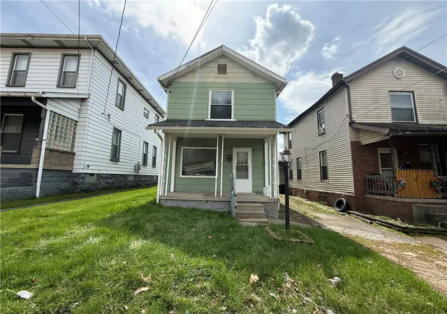 1st image of 308 E Division St, New Castle, PA 16101 | MLS# 1748834