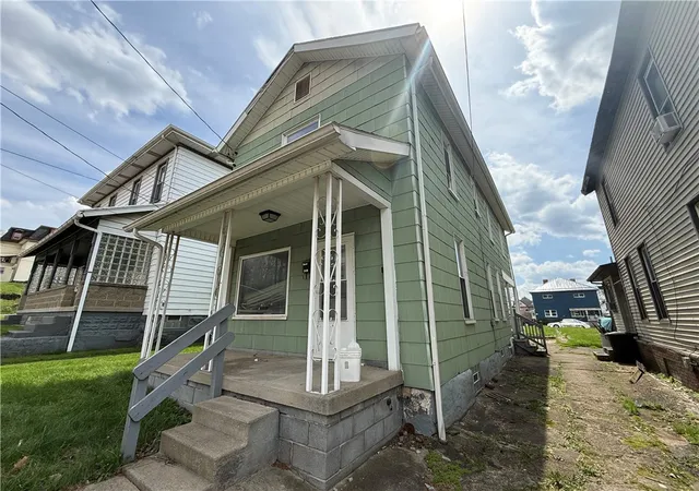 2nd image of 308 E Division St, New Castle, PA 16101 | MLS# 1748834