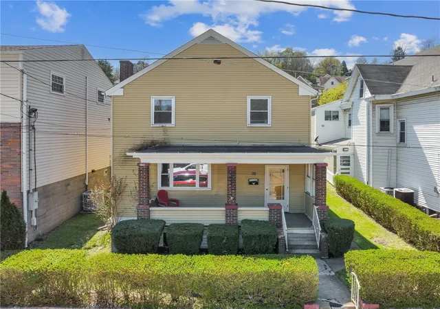 1st image of 823 Fallowfield Ave, Charleroi, PA 15022 | MLS# 1747660