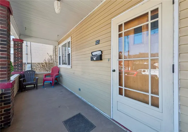 2nd image of 823 Fallowfield Ave, Charleroi, PA 15022 | MLS# 1747660