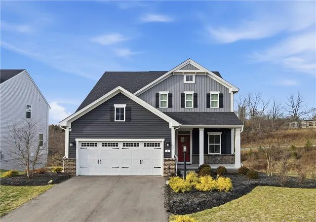 Homes for sale in Findlay Twp, PA | 4 Dana Dr, Findlay Twp, PA 15108 | MLS# 1748795
