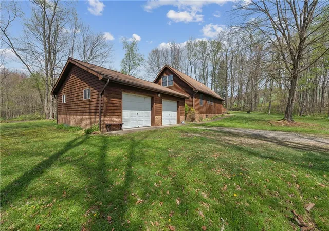 Photo 2 of Single family home for sale at 136 Bottom Rd, Mill Run, PA 15464 | MLS# 1748874 | Listing updated on 2026-05-20