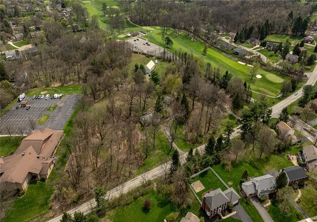 Homes for sale in Franklin Park, PA | 2168 Reis Run Rd, Franklin Park, PA 15237 | MLS# 1748855
