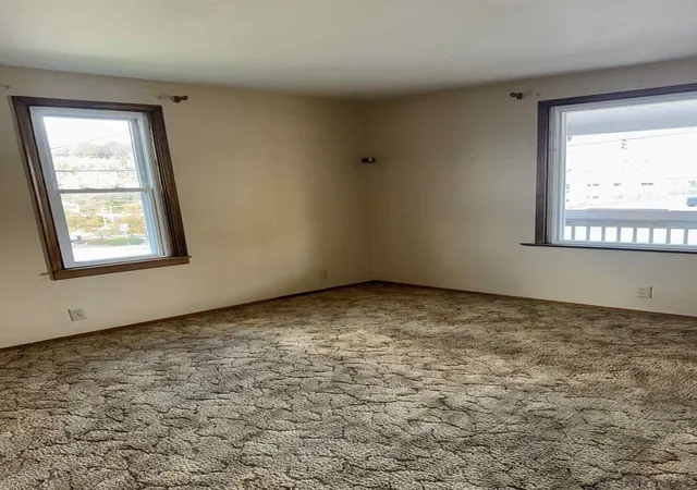 4th image of 910 Harrison Ave, Jeannette, PA 15644 | MLS# 1748819