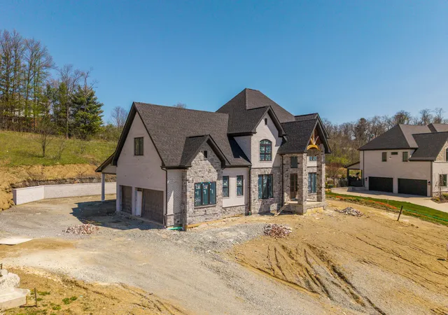 4th image of 2210 Tree Top Ln, Upper St Clair, PA 15241 | MLS# 1749022