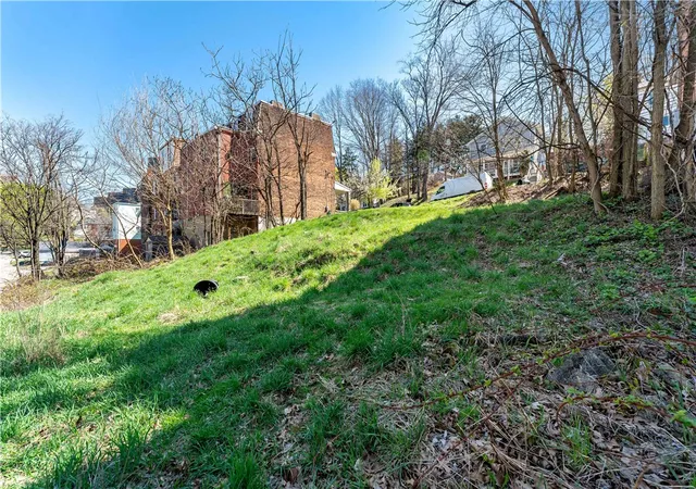 Homes for sale in Mt Washington, PA | 260-262 Plymouth St, Mt Washington, PA 15211 | MLS# 1748966