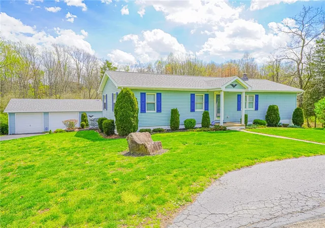 Photo 2 of Manufactured home for sale at 501 Avon St, Union Twp, PA 16101 | MLS# 1749130 | Listing updated on 2026-07-22