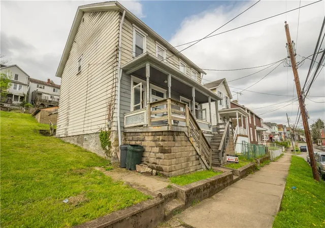 Homes for sale in Charleroi Boro, PA | 731 Lincoln Ave, Charleroi Boro, PA 15022 | MLS# 1748652