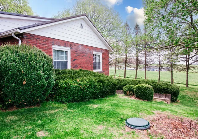 Homes for sale in Washington Twp, PA | 854 N Washington Rd, Washington Twp, PA 16050 | MLS# 1749237