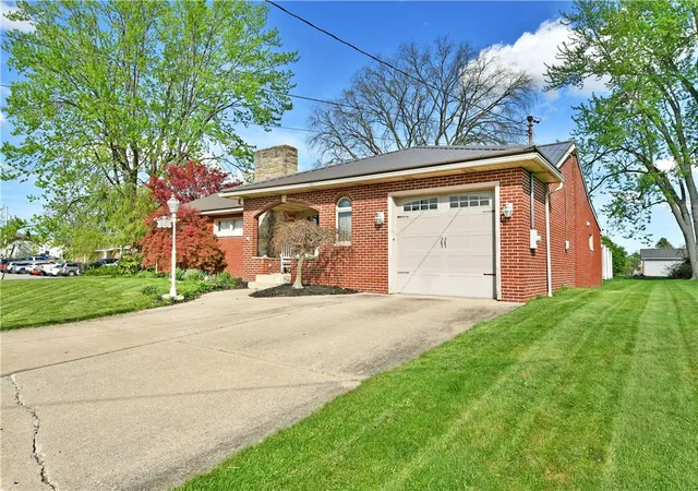 Photo 2 of Single family home for sale at 1001 Grant St, Monaca, PA 15061 | MLS# 1749280 | Listing updated on 2026-05-28