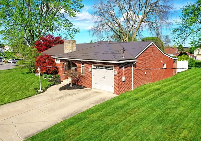 Photo 3 of Single family home for sale at 1001 Grant St, Monaca, PA 15061 | MLS# 1749280 | Listing updated on 2026-05-28
