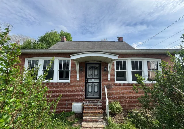 Photo 1 of Single family home for sale at 804 Eastman St, West Mifflin, PA 15122 | MLS# 1748821 | Listing updated on 2026-08-04