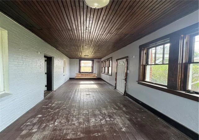 Photo 2 of Single family home for sale at 804 Eastman St, West Mifflin, PA 15122 | MLS# 1748821 | Listing updated on 2026-08-04